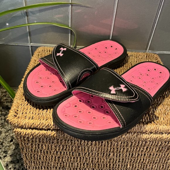 UNDER ARMOUR Slides Size 5 Barbie Pink and Black Beach Pool - Picture 4 of 12